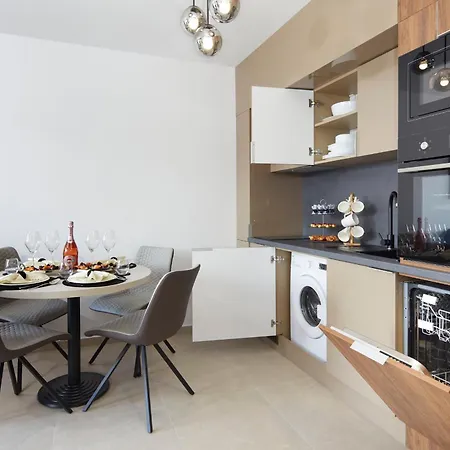 Апартамент Polarstar Beach Resort Premium Apartments Свети Влас